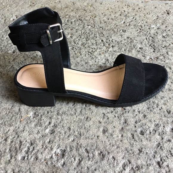 Black Ankle Strap Sandals, EXCELLENT condition - Picture 2 of 4